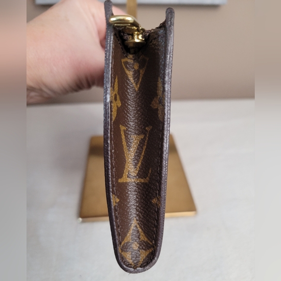 Louis Vuitton Monogram Bucket Pouch - Picture 6 of 16